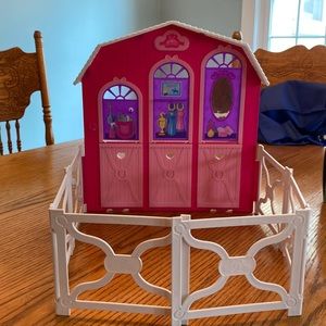Barbie Horse Stable
